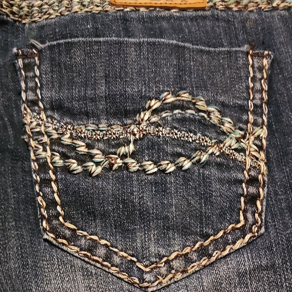 Cowgirl Tuff NWT Trailblaibers Blue Denim Jeans with Embroidery In Size 29 - Picture 9 of 10